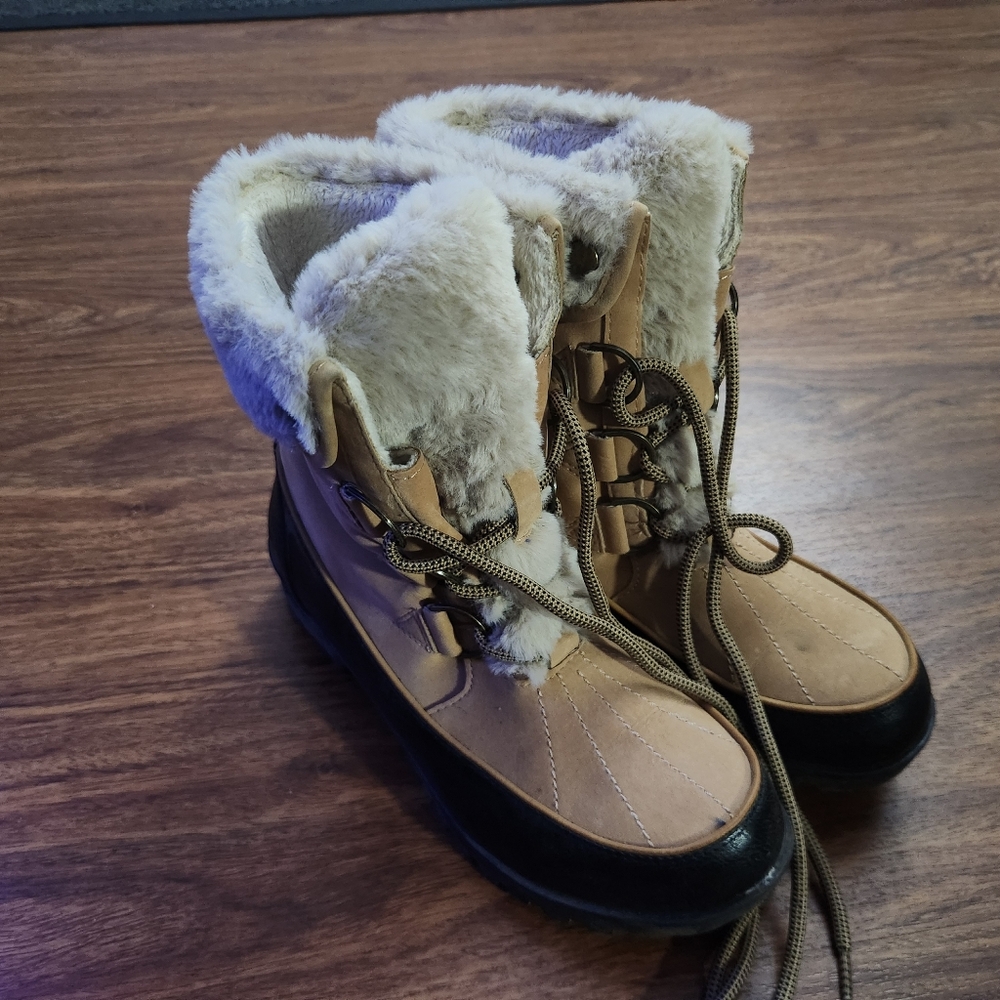 Costco Women's Tan and Black Winter Boots